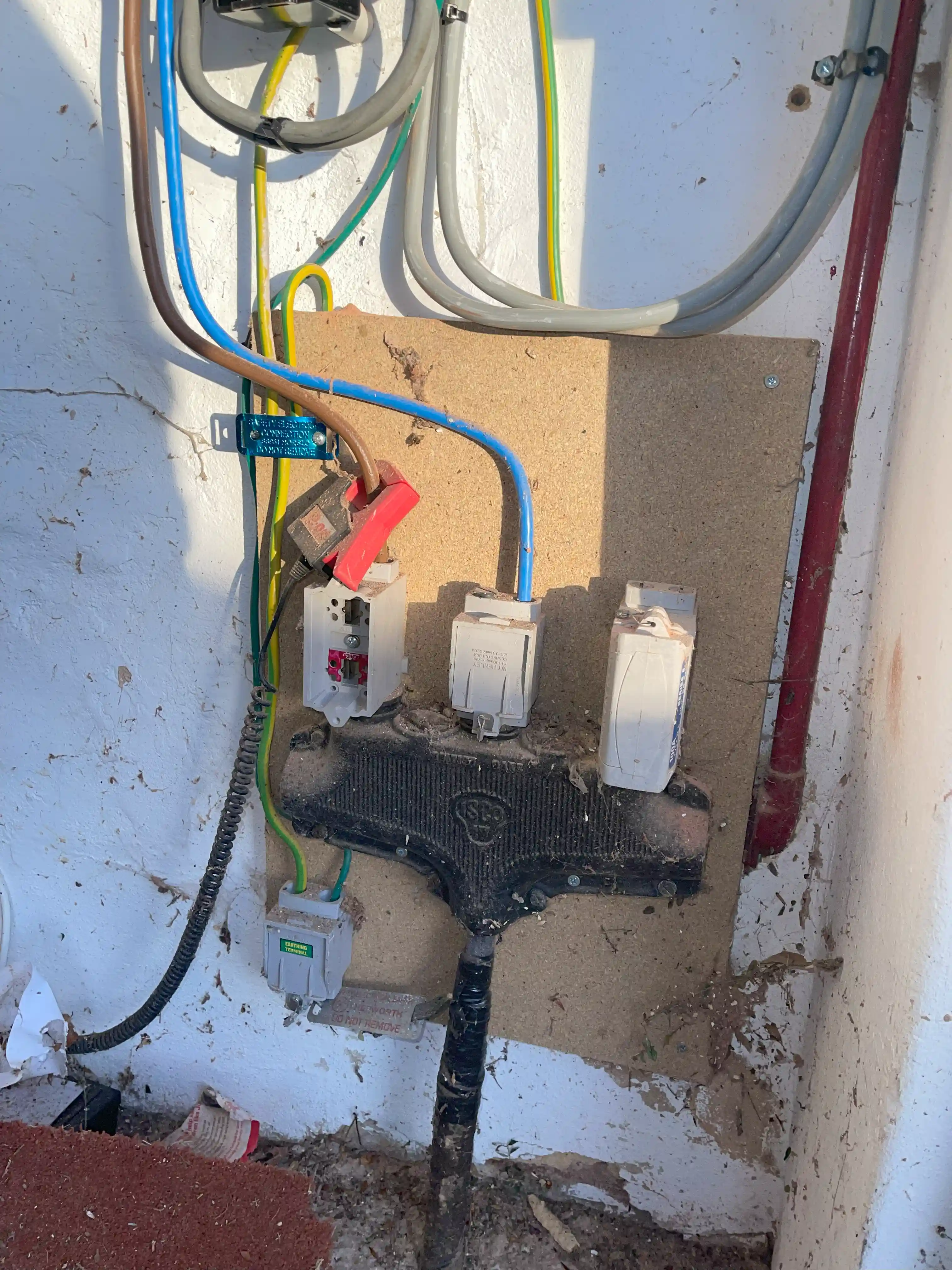 Emergency Electrician 24 hour Crawley